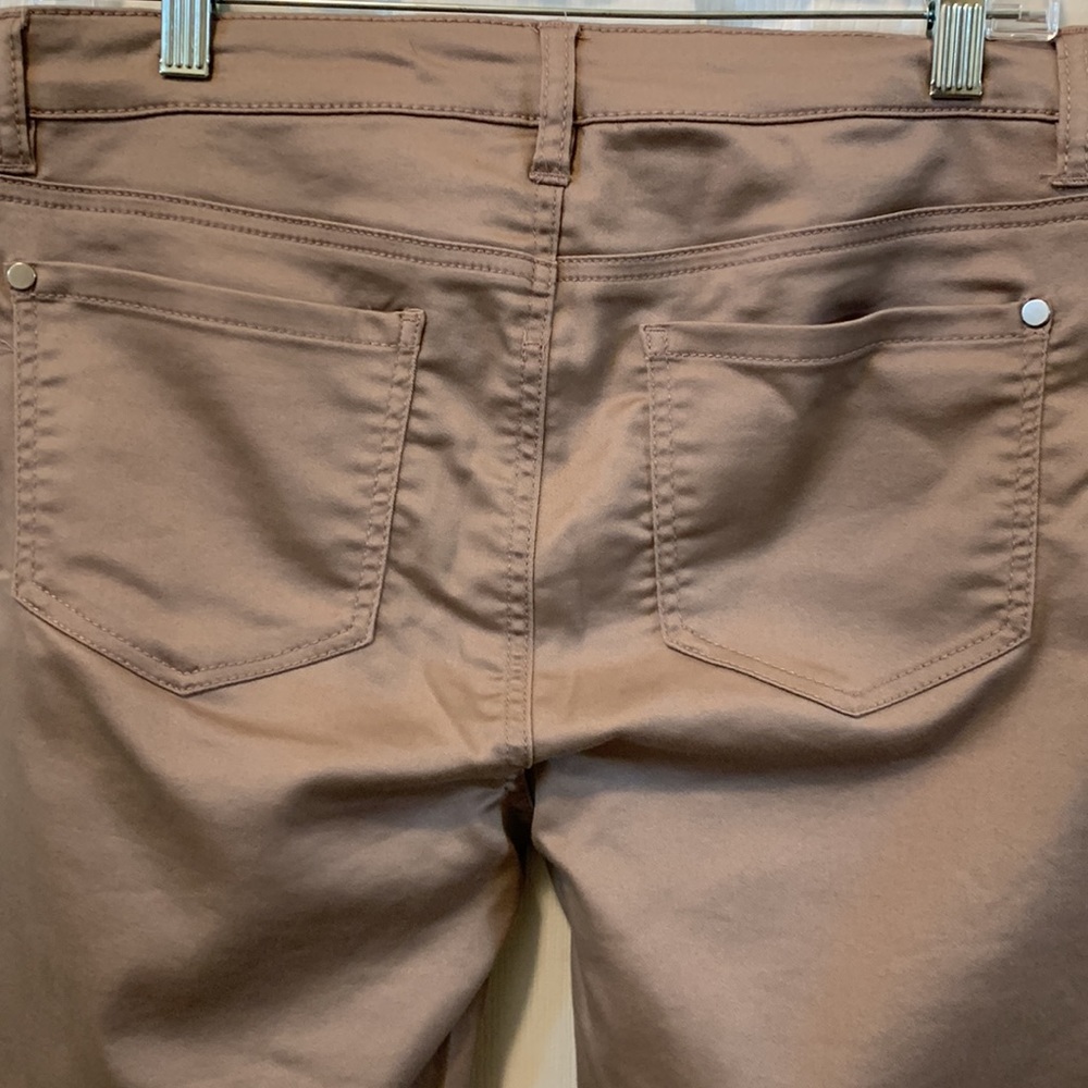Pants - Picture 3 of 10